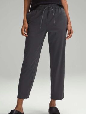 Lululemon Tapered-Leg Mid-Rise Pant 7/8 Length *Luxtreme - XL